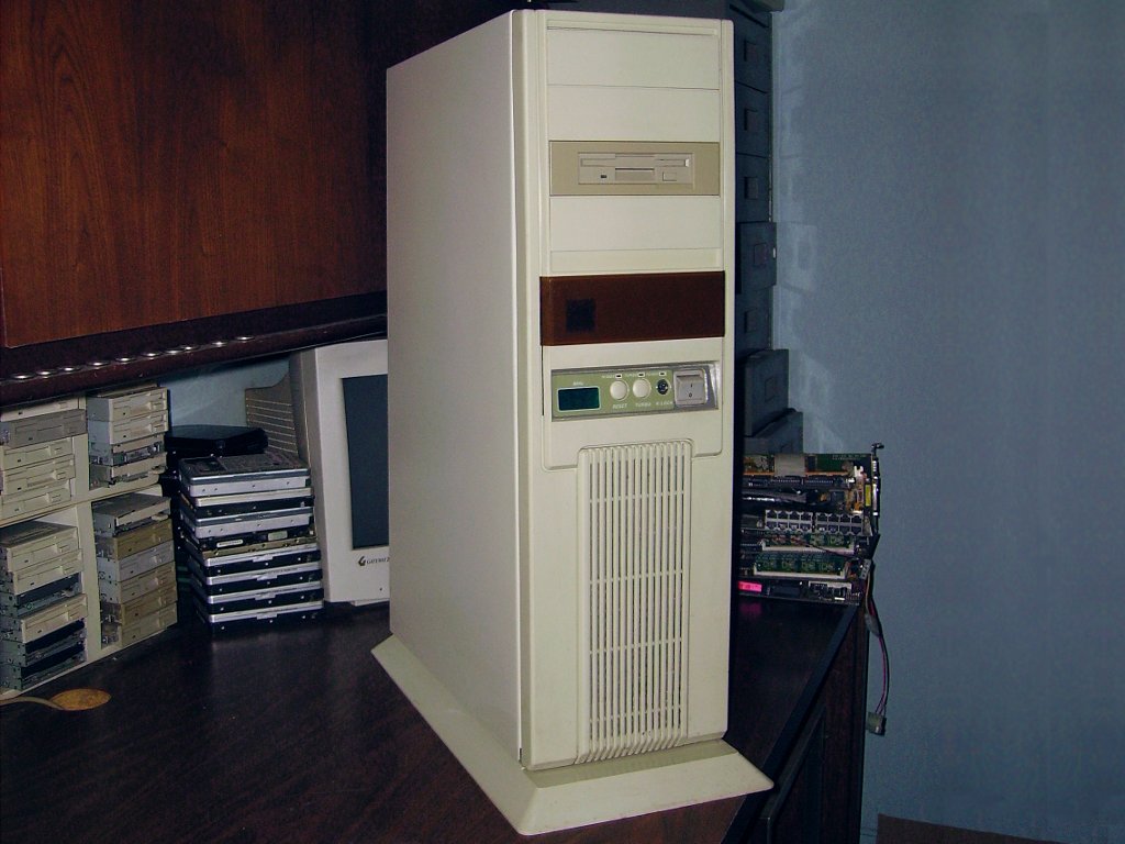 Distributed computing. Серверная небольшая. Buy server. Олд сервера. Old servers.