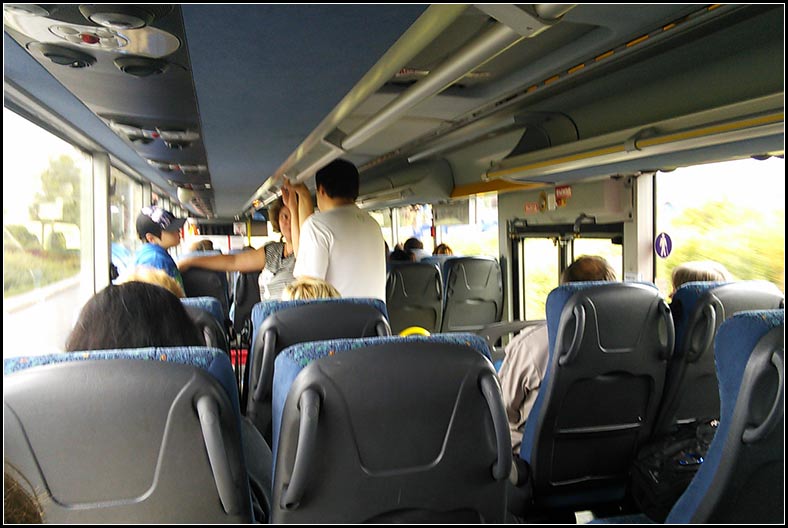 Автобус 400 речной вокзал. Салон автобуса 400э. Автобус т изнутри. Автобус сиденья много. L 400 автобус (PAOV).